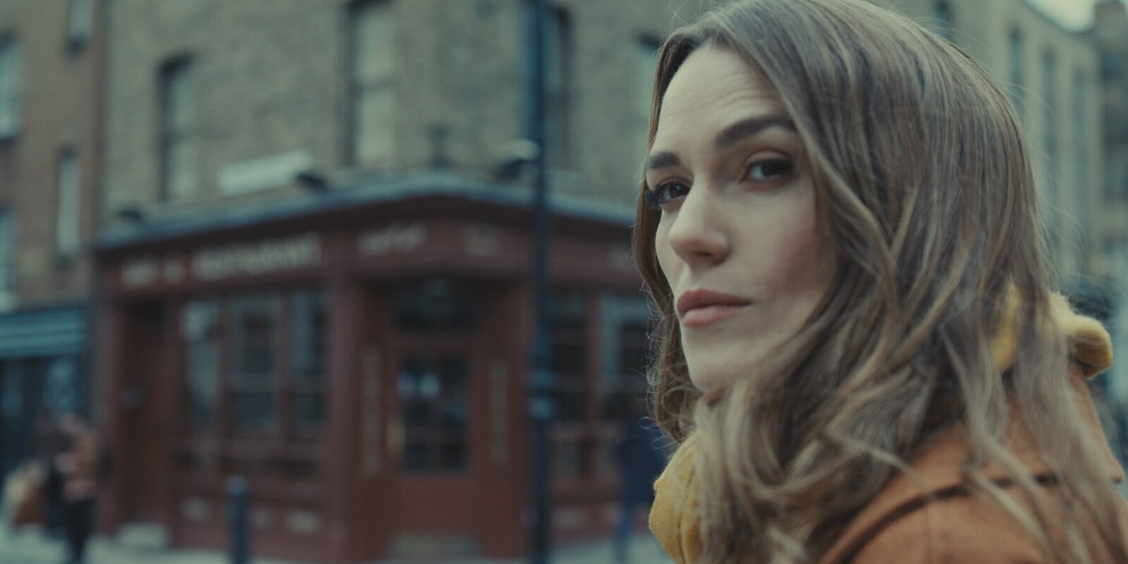 Keira Knightley ‘Palomas Negras’: La Serie de Espionaje que Arrasa en Netflix