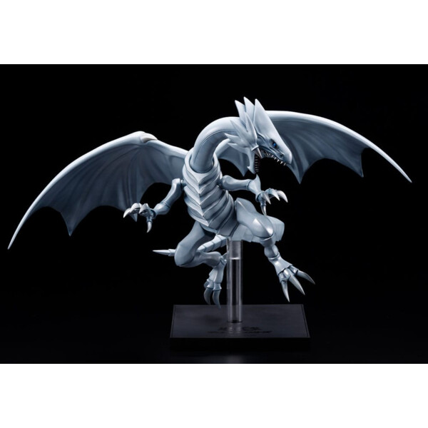 Blue-Eyes White Dragon Yu-Gi-Oh! – Figura de colección Oshi Works 25 cm